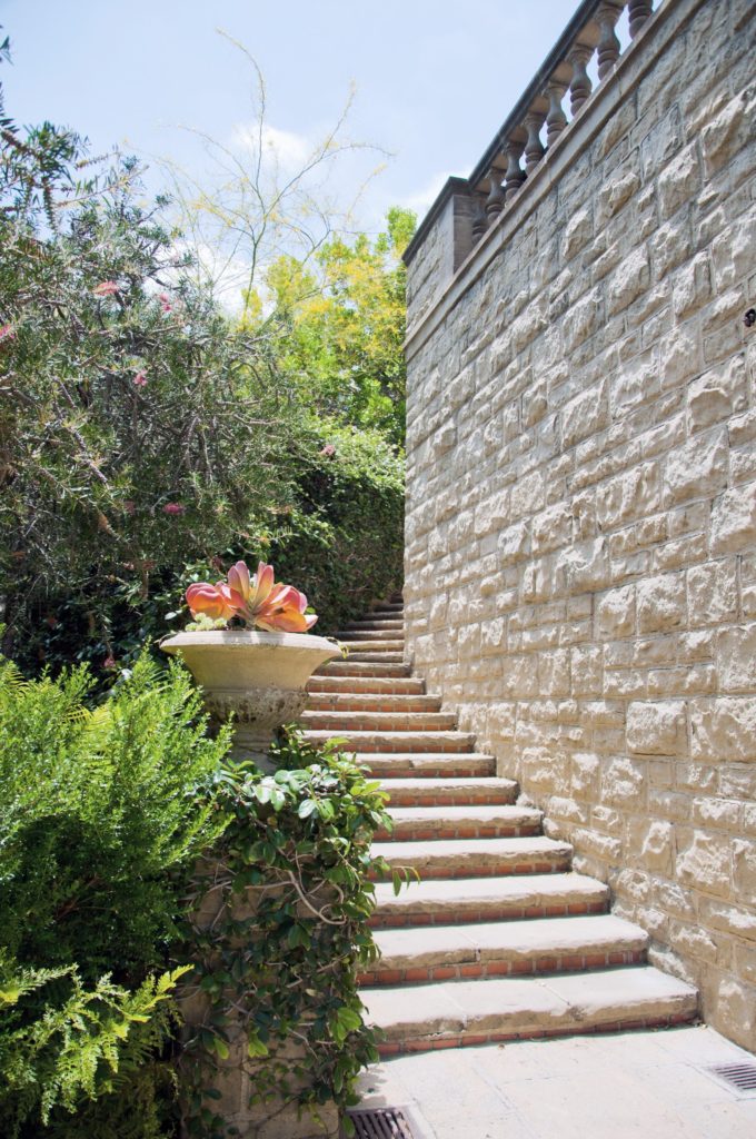 wall-retaining